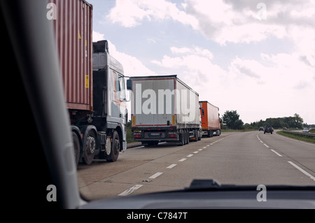 LKW Fahrzeug geparkt in einem Parkstreifen auf der A14 in der Nähe von Hafen von Felixstowe, Suffolk, UK. Stockfoto