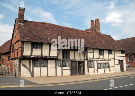 Mason's Court, ein mittelalterliches Gebäude, erbaut im Jahre 1450, Rother Straße, Stratford-Upon-Avon, Warwickshire, UK. Stockfoto