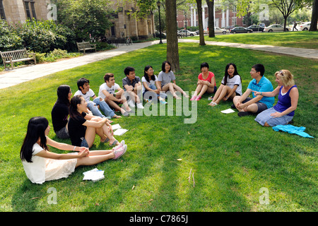 Ausländische Studenten studieren an english language Institute an der Yale University Summer School. Stockfoto