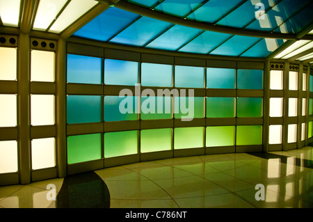 Die unterirdischen Verbindungsgang zwischen Terminal 2 und 3 am Flughafen Chicago O' Hare Stockfoto