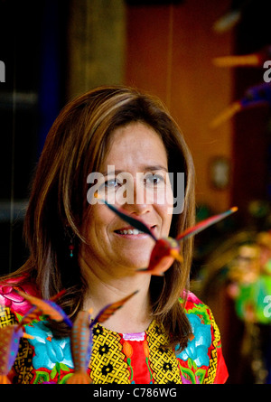 Mexikanische First Lady Margarita Calderón Touren Holz Handwerk Werkstatt in Oaxaca Stockfoto