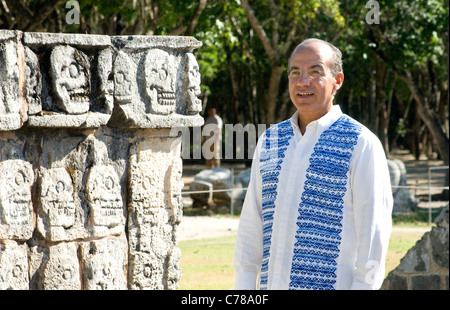 Staatspräsident Felipe Calderon von Mexiko Touren Chichen Itza Stockfoto