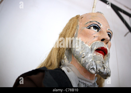 Nahe der von einer großen alten männlichen sizilianische Marionette / Marionette mit Bart. Stockfoto