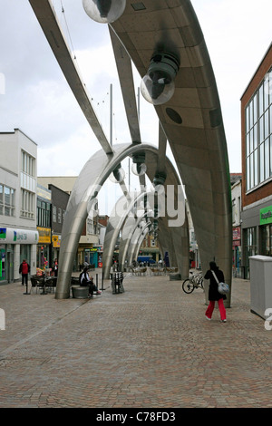 Neue künstlerische Straßenbeleuchtung und CCTV-Kameras in der Stadt von Blackpool Stockfoto