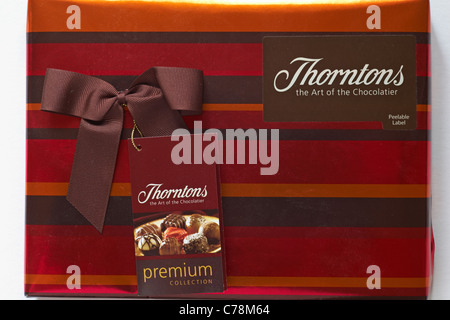 Box von thorntons Premium Collection auf weißem Hintergrund - die Kunst der Chocolatier Stockfoto