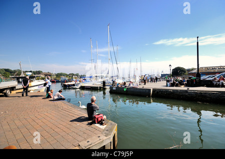 Lymington Hafenfront auf Sommer Tag Stockfoto