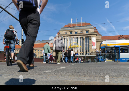 Fußgänger am Hauptbahnhof in Leipzig, Sachsen, Deutschland, Europa Stockfoto