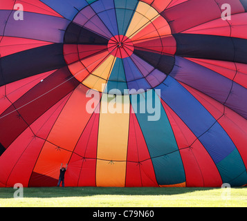 Vorbereitung für den Abend-Start an der Atlantic International Balloon Fiesta am 8. September 2011 in Sussex, Kanada. Stockfoto