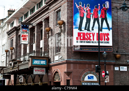 Prince Edward Theatre in der Old Compton Street zeigt Jersey Boys musical, London, UK Stockfoto