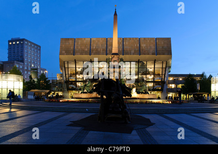 Neues Gewandhaus Konzerthalle am Abend, quadratische Augustusplatz, Leipzig, Sachsen, Deutschland, Europa Stockfoto