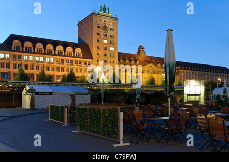 Krochhochhaus Gebäude am Abend quadratische Augustusplatz, Leipzig, Sachsen, Deutschland, Europa Stockfoto