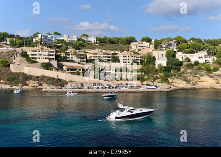 Boote in drei Finger Bucht, Cala Portals Vells, Cala Mago, Mallorca, Balearen, Spanien, Europa Stockfoto