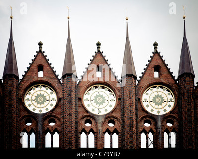 Satteldach des Rathauses, Alter Markt Marktplatz, Stralsund, UNESCO-Weltkulturerbe, Ostsee, Mecklenburg-Vorpommern, Deutschland Stockfoto