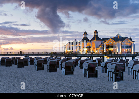 Historische Seebrücke mit Restaurant, Ostsee resort Sellin, Ostsee, Rügen Insel Mecklenburg-Western Pomerania, Deutschland, Europa Stockfoto