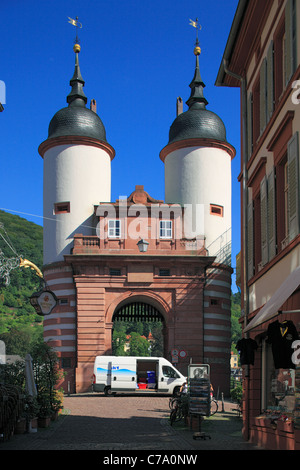 Brueckentor, Alte Bruecke in Heidelberg, Neckar, Baden-Württemberg Stockfoto