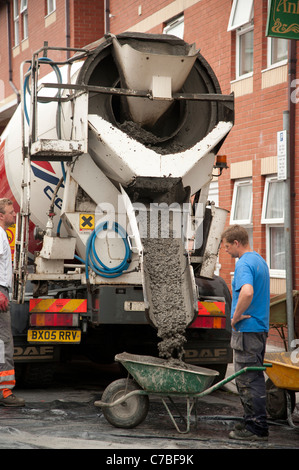 Fertig gemischter Beton an einer Baustelle, UK Stockfoto