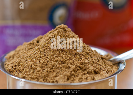 Schüssel mit Garam Masala Gewürz Stockfoto