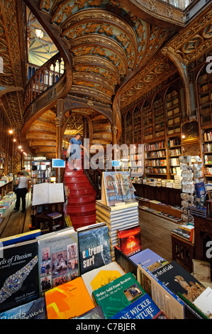 Berühmte Lello Buchhandlung in Porto, Nordportugal, Europa Stockfoto