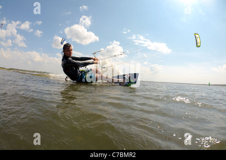 Kitesurfer in Schwarzes Meer, Ukraine Stockfoto