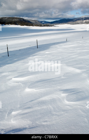 Valle Grande bedeckt in Winterschnee, Valles Caldera National Preserve, New Mexico, USA Stockfoto