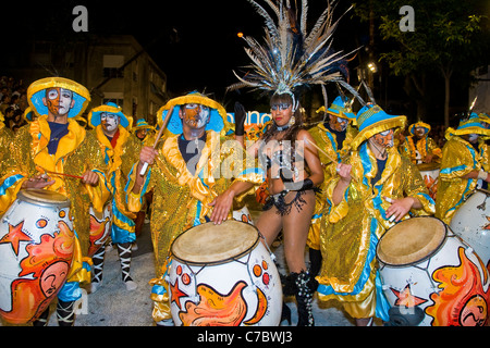 Nicht identifizierte Candombe-Trommler in der Montevideo jährliche Carnaval in Montevideo Uruguay Stockfoto