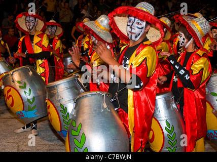 Nicht identifizierte Candombe-Trommler in der Montevideo jährliche Carnaval in Montevideo Uruguay Stockfoto