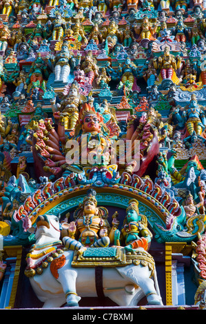 Details an der Außenwand des Meenakshi Amman Tempel in Madurai, Tamil Nadu, Indien. Stockfoto