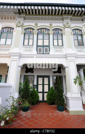 traditionelles Haus in der Anlage des Schutzgebietes Joo Chiat, Singapur Stockfoto