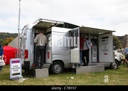 Cash On The Move mobile Geldautomaten auf ein outdoor-Event in Großbritannien. Stockfoto