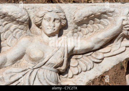 Marmor schnitzen eines Engels in den Ruinen von Ephesus eine der größten griechisch-römischen archäologischen Sehenswürdigkeiten der Welt. Die Türkei. Stockfoto