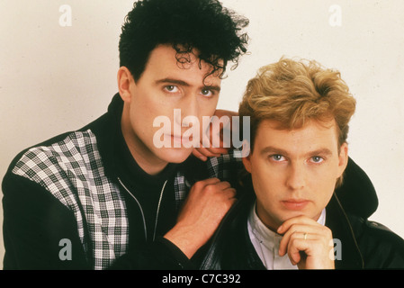 OMD - (Orchestral Manoeuvres in the Dark) UK singen Duo etwa 1982 mit Andy McCluskey auf der linken Seite und Paul Humphries Stockfoto