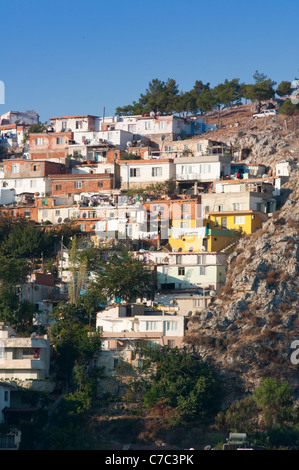 Häuser von Kusadasi auf der ägäischen Küste der Türkei. Stockfoto