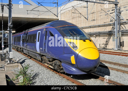 Südöstlicher öffentlicher Nahverkehr Hochgeschwindigkeitszug Javelin am Stratford International Bahnhof für 2012 Olympic Park & Westfield Einkaufszentrum London VEREINIGTES KÖNIGREICH Stockfoto