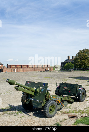 Die Ordnance QF 25 Pdr Feldgeschütz in Tilbury Fort in Essex Stockfoto