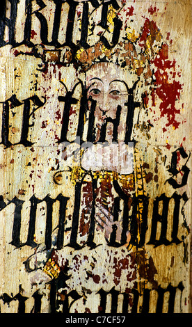 Binham Priorat, Norfolk. Lettner lackiert Saint, St. Helena von Konstantinopel, hält ein Kreuz, Überdruckt mit Text Cranmer Stockfoto