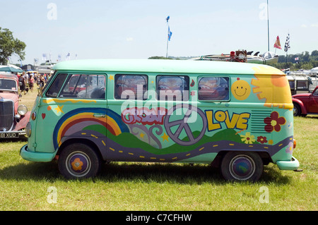 Hippie VW Teilen Bildschirm Wohnmobil bei Bristol Volksfest Volkswagen-Auto-Show, UK. Stockfoto