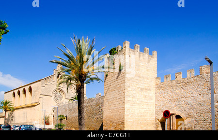 Alcudia Sant Jaume Kirche in der Nähe von römischen Mauer Mallorca Schlossinsel in Balearen-Spanien Stockfoto