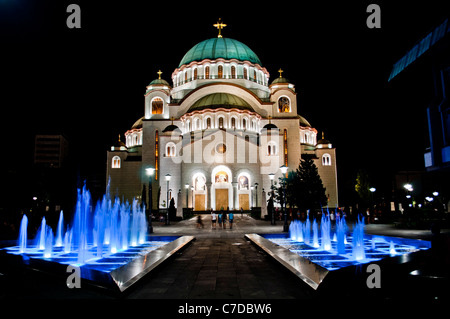 Tempel der Saint Sava in Belgrad bei Nacht. Stockfoto
