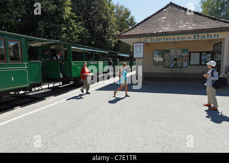 Chiemsee-Bahn Dampflok am Bahnhof Prien, Oberbayern, Deutschland Stockfoto