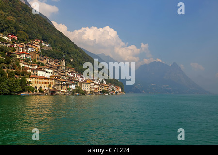 Gandria befindet sich am Ufer des Lago di Lugano, Schweiz Stockfoto