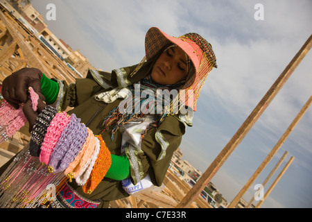 Verkauf von Souvenirs bei den Pyramiden von Gisa Stockfoto