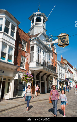 Die Guildhall Gebäude und Stadt Clock High Street Guildford Surrey England UK Stockfoto