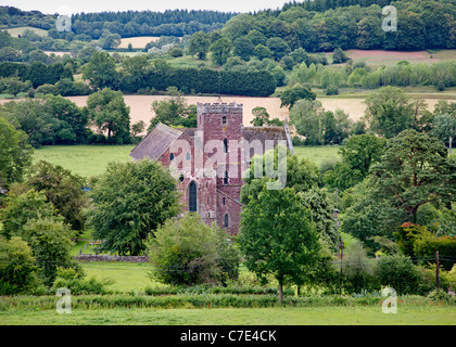 Abtei Dore schmiegt sich in das reiche Ackerland des Herefordshire Golden Valley Stockfoto