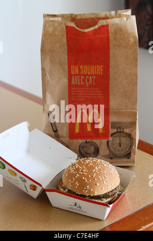 McDonalds Bigmac "big Mac" Burger zum mitnehmen Stockfoto