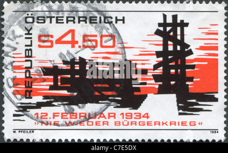 Österreich - 1984: Eine Briefmarke gedruckt in Österreich, gewidmet den Februarkämpfen 1934 Stockfoto