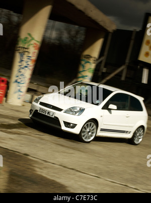 Ford Fiesta ST aufrecht schwenken Stockfoto