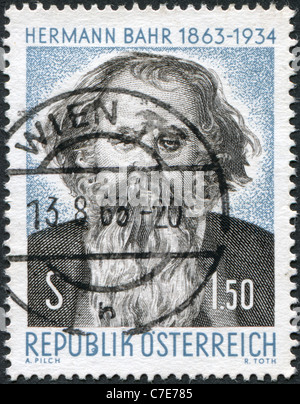 Österreich - 1963: Eine Briefmarke gedruckt in Österreich, 100. Geburtstag von Hermann Anastas Bahr gewidmet Stockfoto