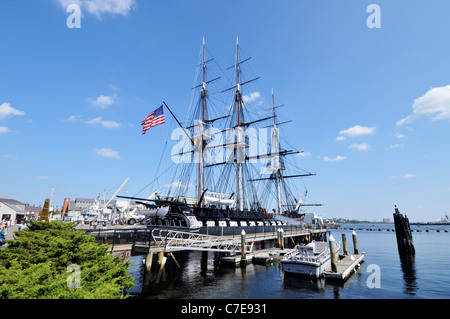 Die USS Constitution, aka Old Ironsides die älteste beauftragte uns Marineschiff an der Charlestown Navy Yard, Boston Massachusetts USA angedockt. Stockfoto