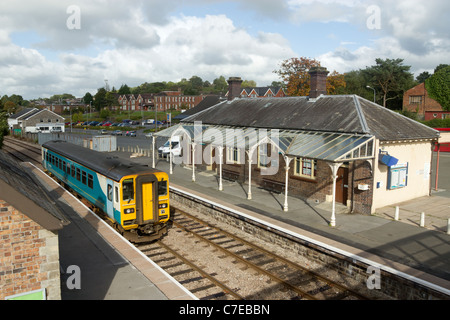 Llandrindod Wells Bahnhof.  Ein einziger Wagen Arriva Zug soll Shrewsbury in Richtung fahren. Stockfoto