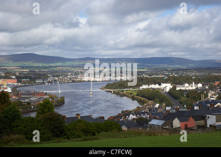 Wasser und Frieden Brücke über den Fluss Foyle Derry Stadt Grafschaft Londonderry Nordirland Stockfoto